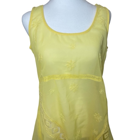 Young Threads Butter Yellow Embroidered Chiffon Sleeveless Blouse Fairy Medium - Picture 2 of 10
